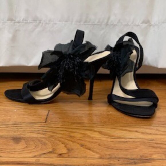 Kate Spade Satin shoes with Flower detail - Picture 3 of 5